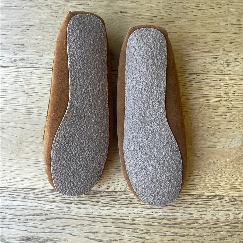 Minnetonka Brown Moccasin Shoes with Cozy Lining - Picture 2 of 3